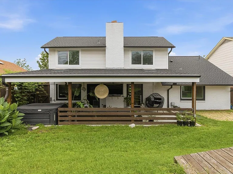 208 Skyloop Dr — Photo 25