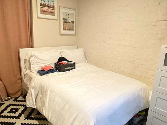5th image of 114 Christopher St APT 27