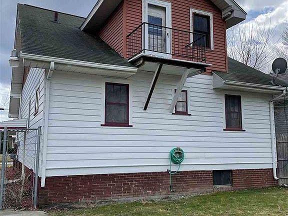 4th image of 119 Trier St