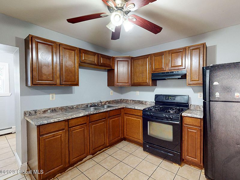 2nd image of 52 Bassett Street