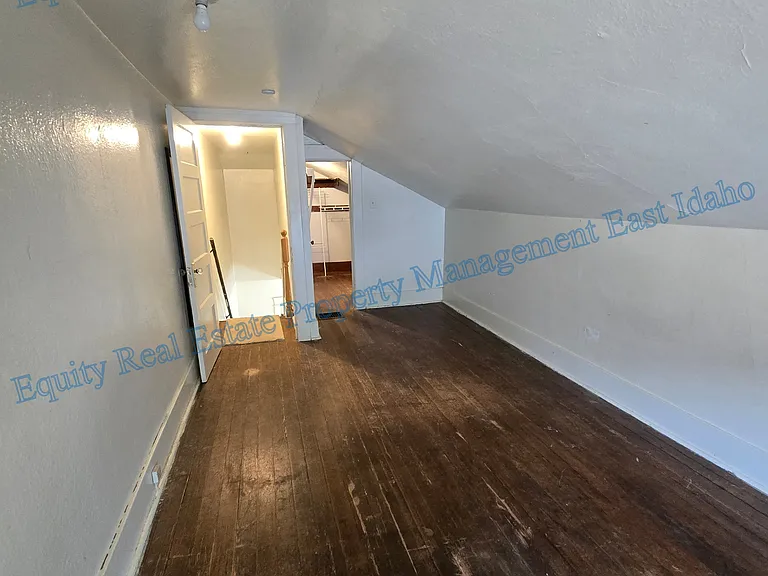 925 W Clark St #925 — Photo 38