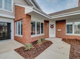 8863 Woodbridge Dr #8863, Greendale, WI 53129