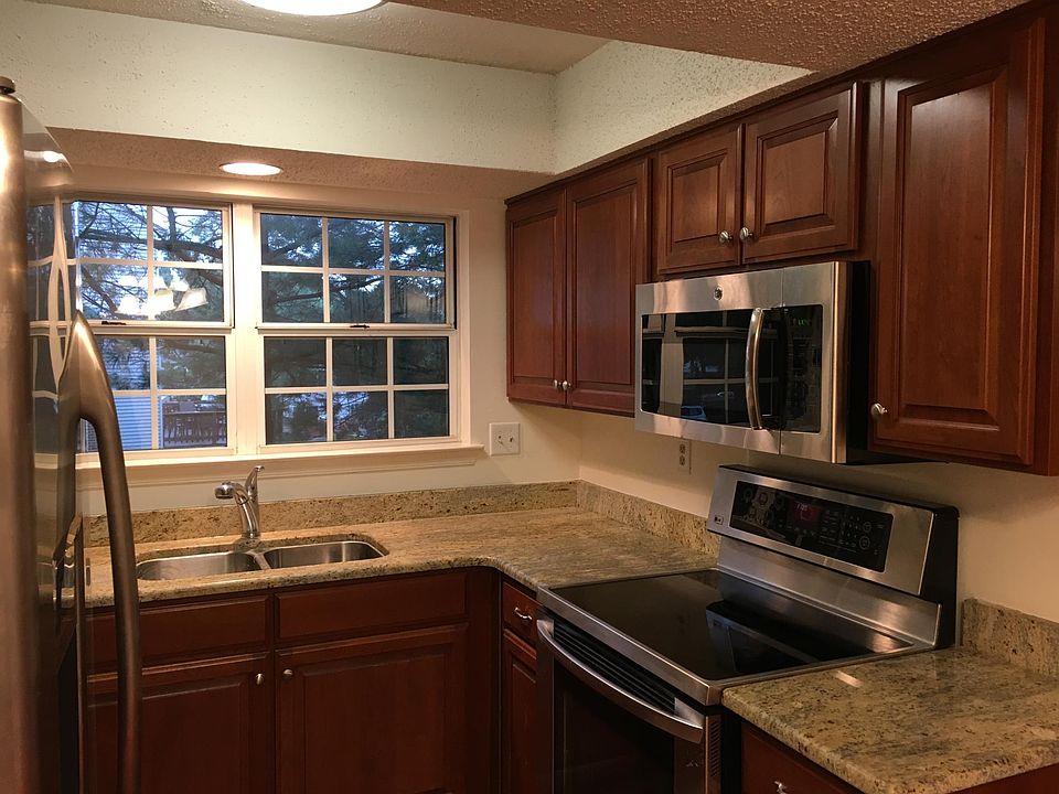 1st image of 12114 Greenway Ct #203