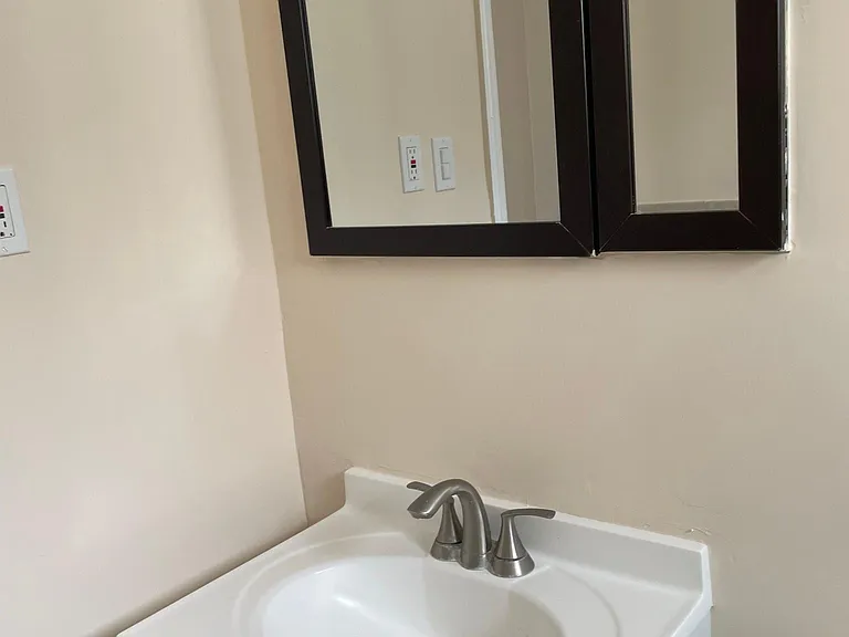 101 Hillside Ln S — Photo 8