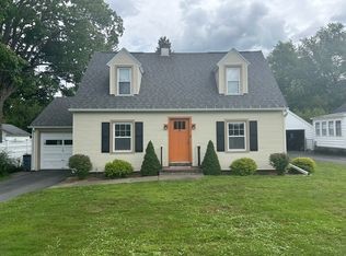 47 Fountain St, Clinton, NY 13323