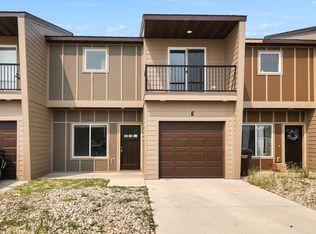 5801 Victoria Ave UNIT E, Williston, ND 58801