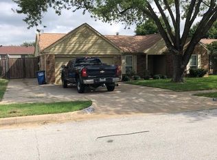511 Bayberry Ln, Euless, TX 76039