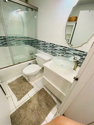 Rented by Manhattan Management Group | media 26