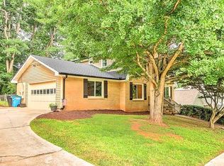 623 Ridgeview Dr SW, Lilburn, GA 30047