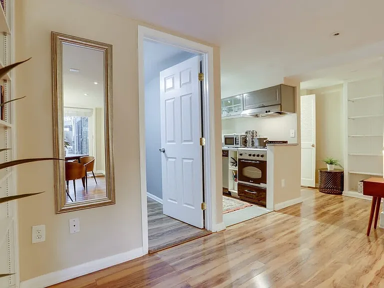 113 C St SE #1 — Photo 19