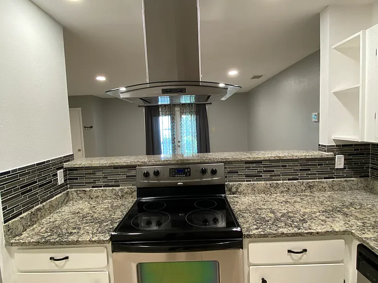 7318 Hunters Lk — Photo 6