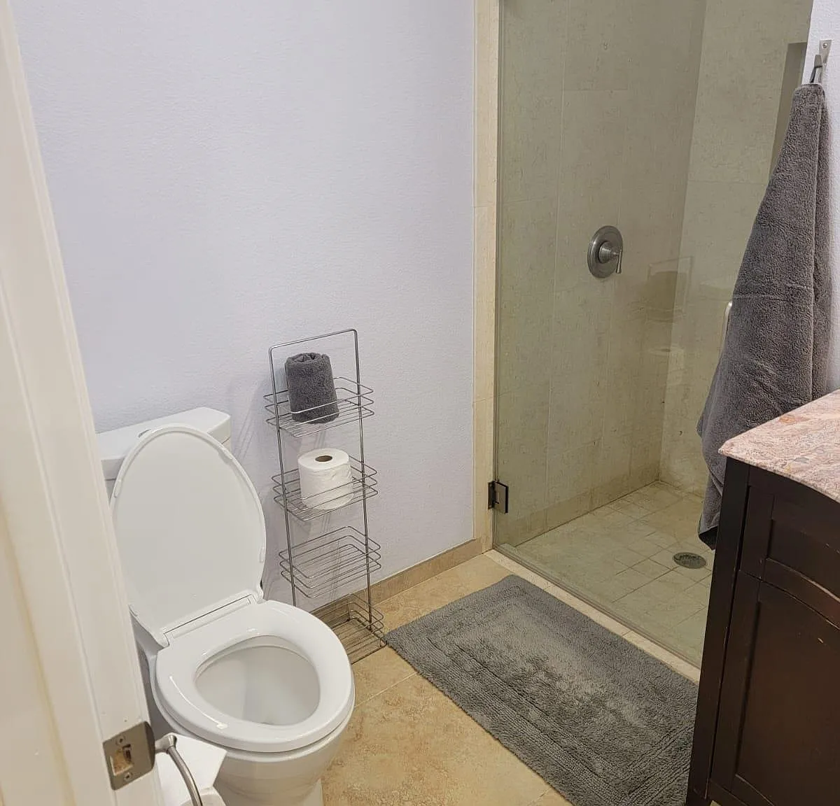 Studio, 300 sqft, $3,000 — Photo 4
