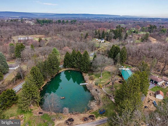 2nd image of 7955 Rider Ln