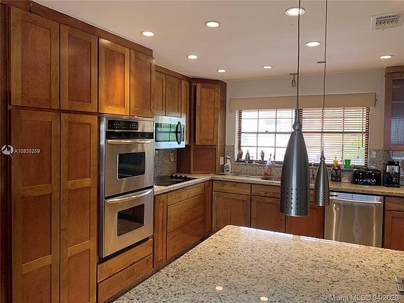 5th image of 3826 NE 171st St #1