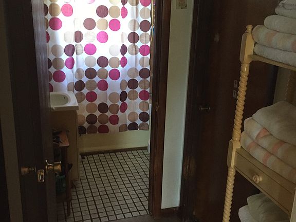 5th image of 257 Wetzel St