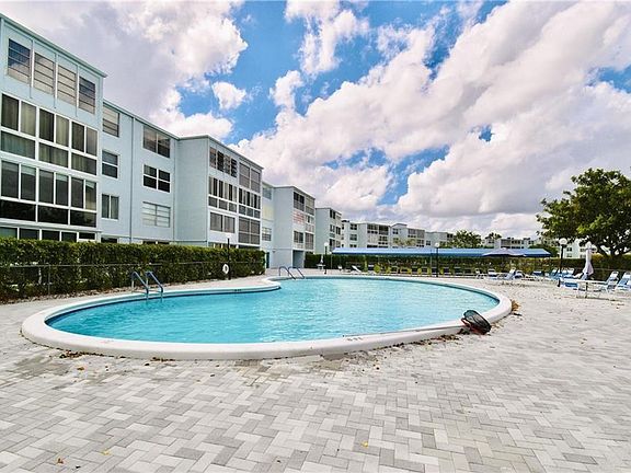 4th image of 7680 NW 18th Street #102