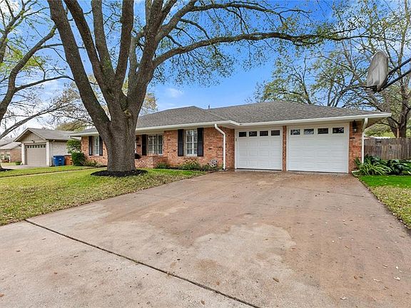 3rd image of 8614 Stillwood Ln