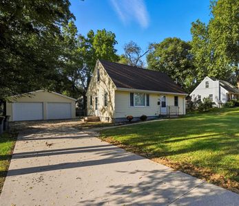 1204 Elder Ln, Des Moines, IA, 50315