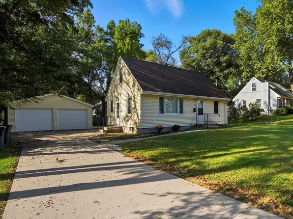 1204 Elder Ln, Des Moines, IA 50315