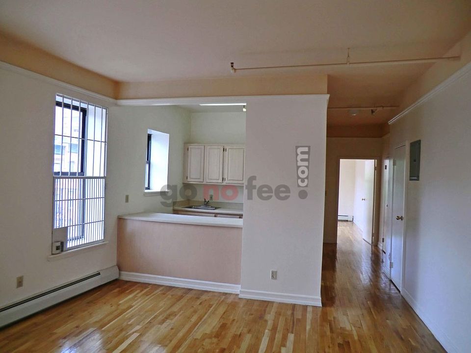 2nd image of 30 Bradhurst Ave APT 2B