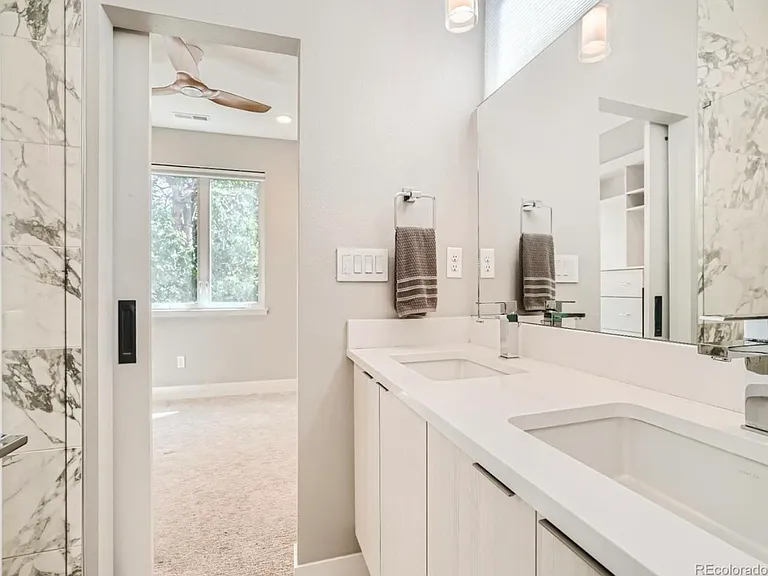 W Conejos Pl — Photo 15