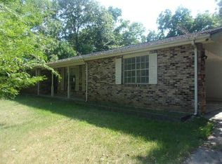 1217 S Shivers St, Poplarville, MS 39470