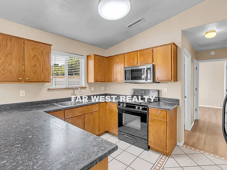 5725 N Pawnee Dr — Photo 12