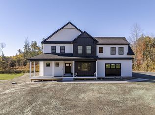 13 Eagles Ln, Falmouth, ME 04105