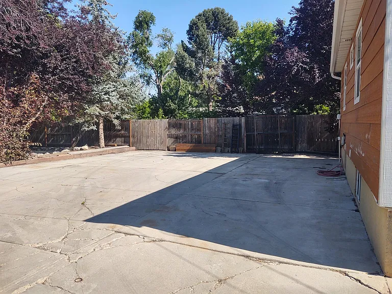 7794 S Pioneer St — Photo 19