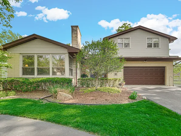 6747 W Shiawassie Dr, Palos Heights, IL 60463