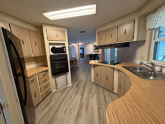 4th image of 6001 Birnam Wood Rd #458
