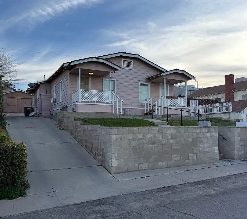 621 Philippine St