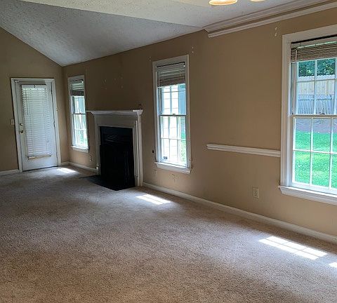 3rd image of 700 Hunters Creek Ln