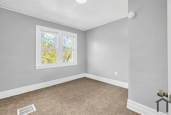 5137 Saint Clair St — Photo 15
