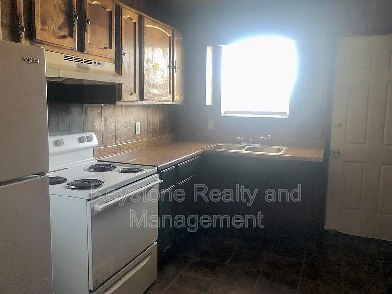 2 bed, 1.0 bath, 878 sqft, $625 — Photo 3