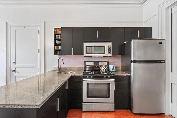 Rented by SERHANT. | media 7