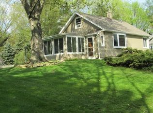 W8990 Ripley Rd, Cambridge, WI 53523