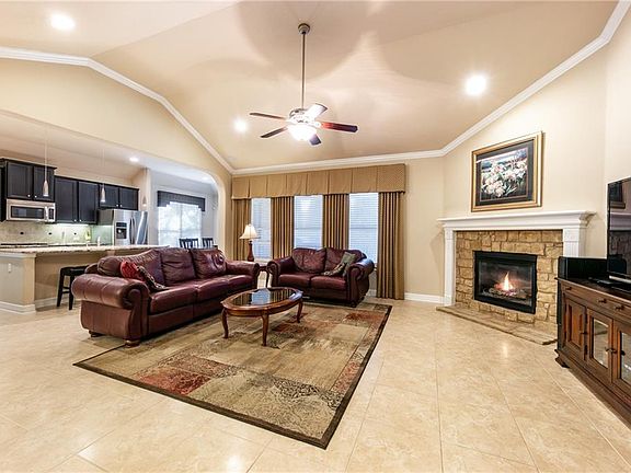 4th image of 1707 Elkins Ln