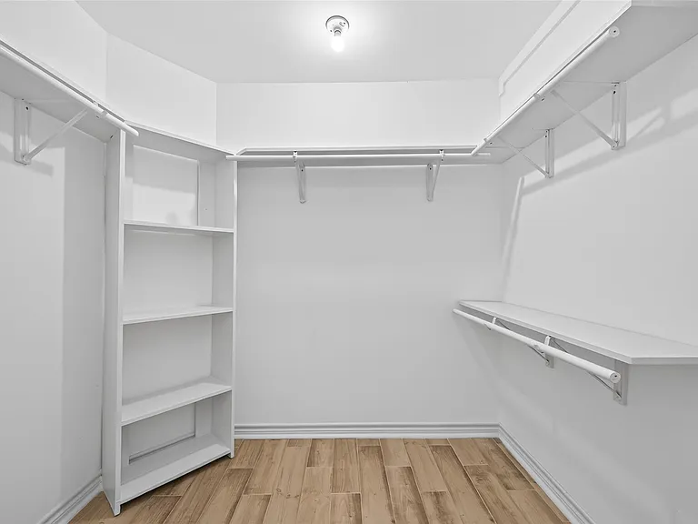 18747 Woodridge Dr — Photo 28