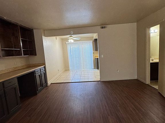 2nd image of 1301-1347 S Court St #1305