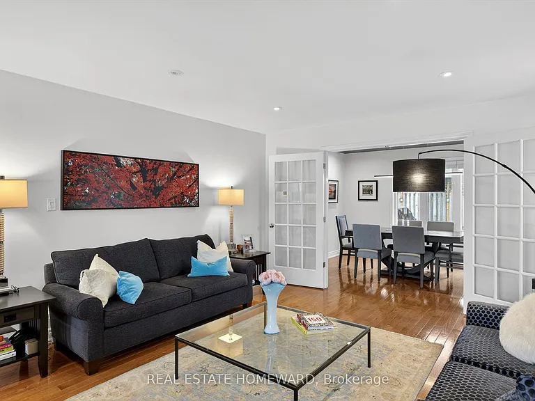 1530 Scollard Cres — Photo 5