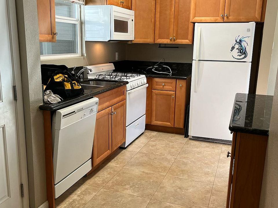 1st image of 691.5 E Del Mar Blvd