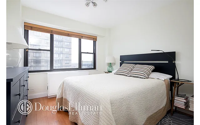 Rented by Douglas Elliman | media 17