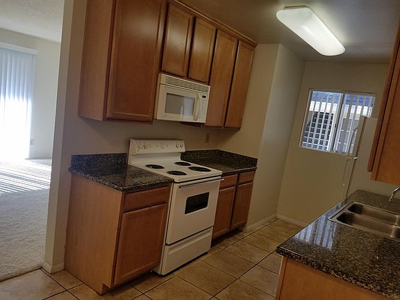 4th image of 463 Ballantyne St Unit 33