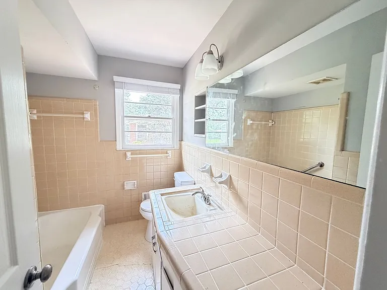 1107 W Park Ave — Photo 18