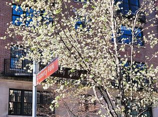 225 E 21st St STE 3, New York, NY 10010