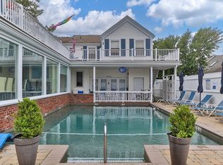 15 Cottage St #6, Provincetown, MA 02657