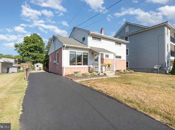 1621 Scotland Ave, Chambersburg, PA 17201