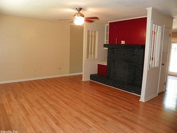 3rd image of 206 Center Valley Dr
