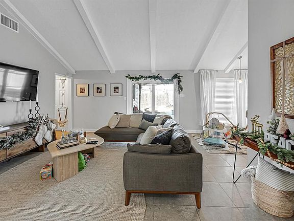 3rd image of 11811 Flushing Meadows Dr